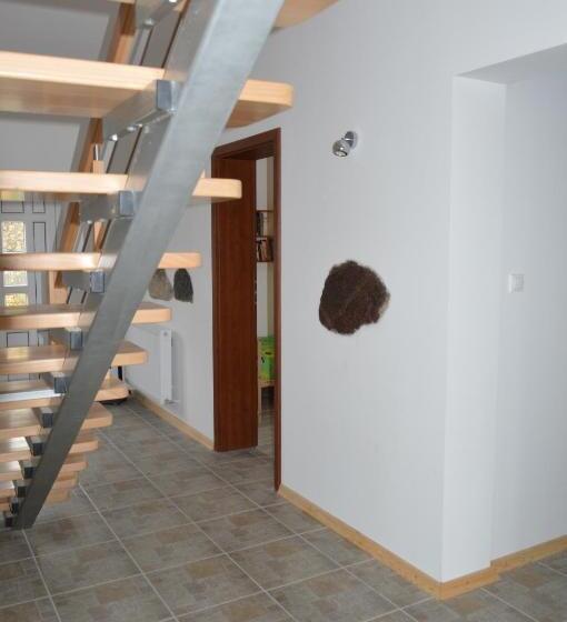 חדר סטנדרטי לארבעה עם חדר אמבטיה משותף, Agroturystyka W Jabłoniowym Sadzie