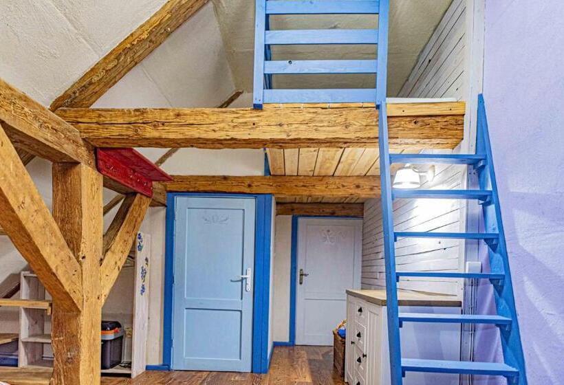 חדר משפחתי, Folwark Malinowy Chruśniak