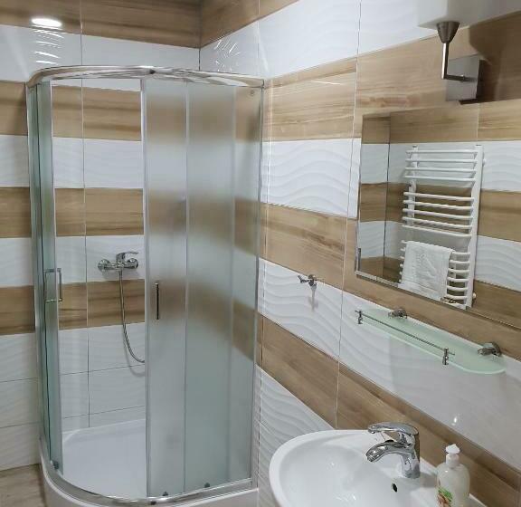 غرفة قياسية سرير كينج, Pod Strzechą