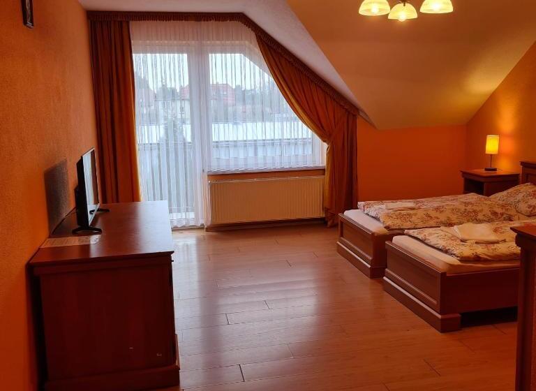 スタンダードルーム, Restauracja Joanna