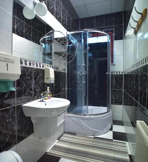 带共用浴室的标准房间, Kasztelan