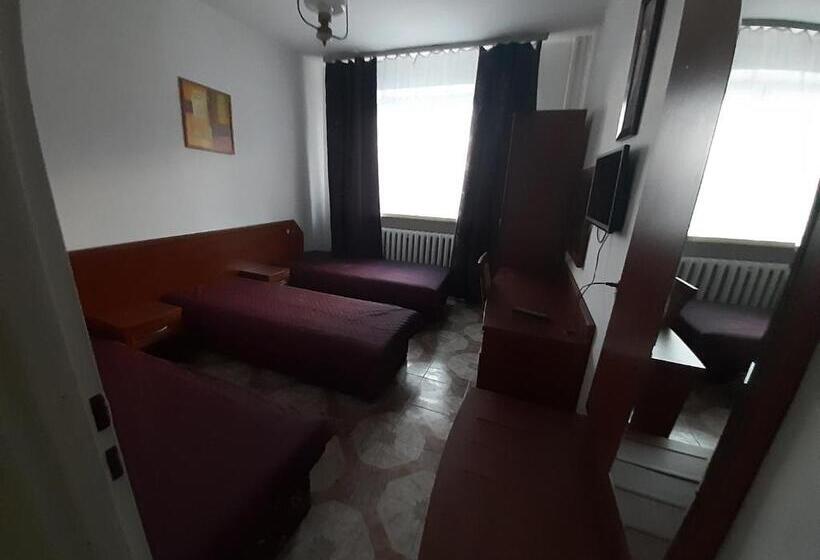 スタンダードトリプルルーム, Ośrodek Wypoczynkowy Mazowsze W Karpacz