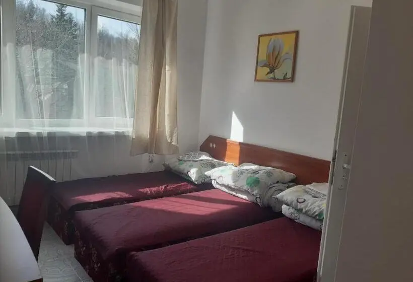 スタンダード４人部屋, Ośrodek Wypoczynkowy Mazowsze W Karpacz