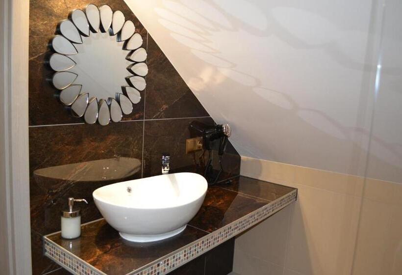 استودیو استاندارد با بالکن, Villa Nova