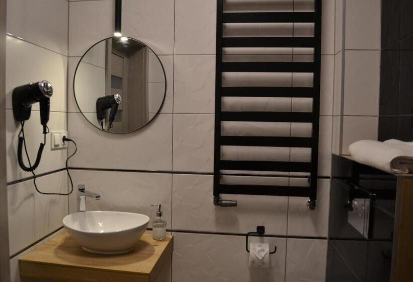 استودیوی استاندارد, Villa Nova