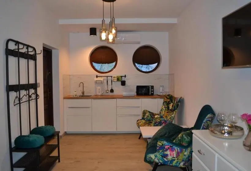 Standard-studio, Villa Nova
