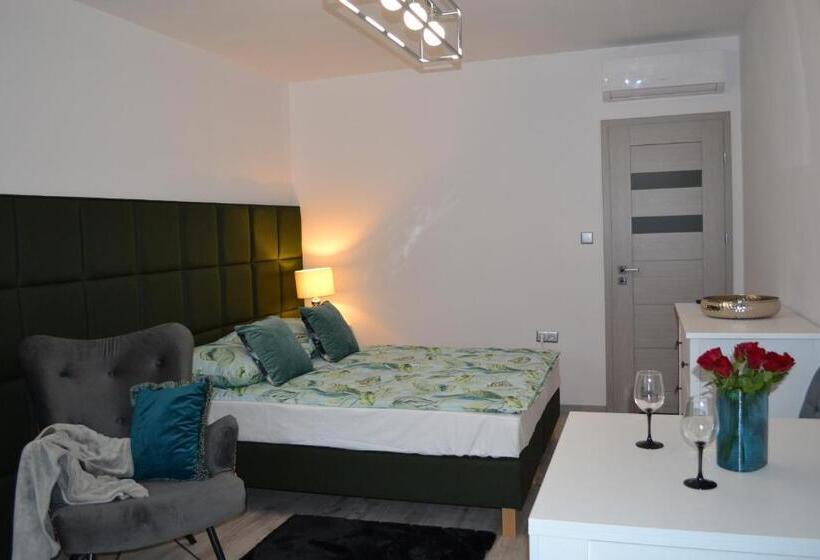 استودیوی استاندارد, Villa Nova