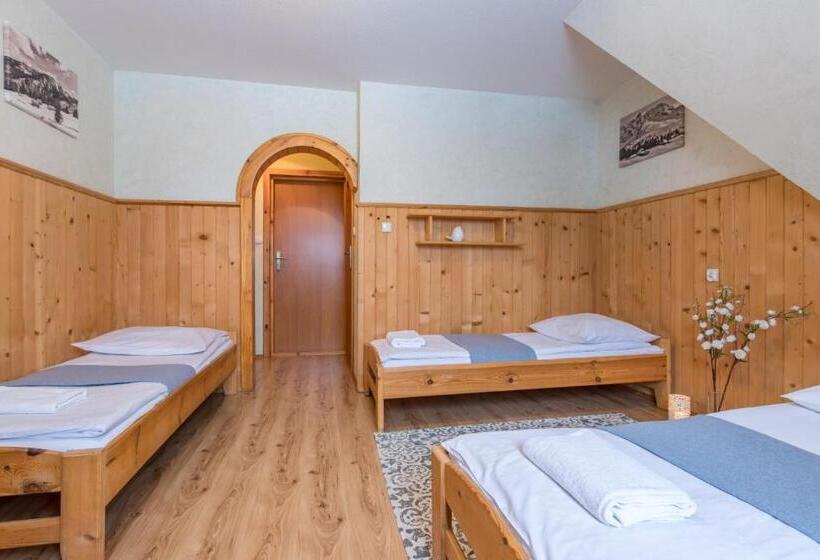 Трехместный Номер Стандарт с Балконом, Gościniec Nad Potokiem