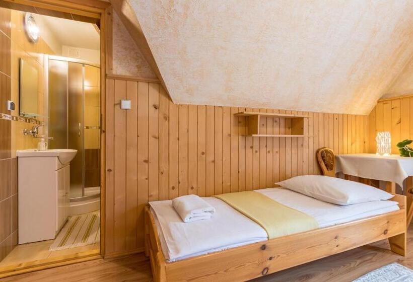 חדר סטנדרט לשלושה עם מרפסת, Gościniec Nad Potokiem