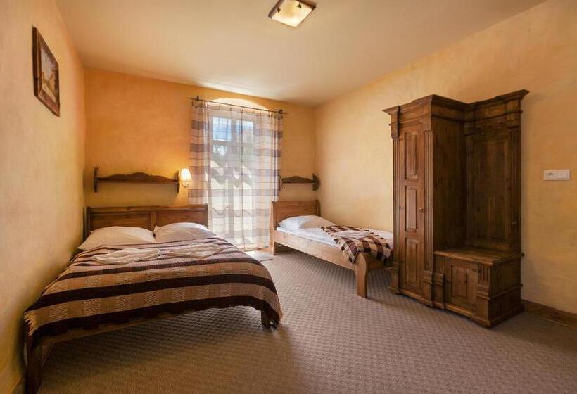 バルコニー付きスタンダードトリプルルーム, Gościniec Pod Lipą