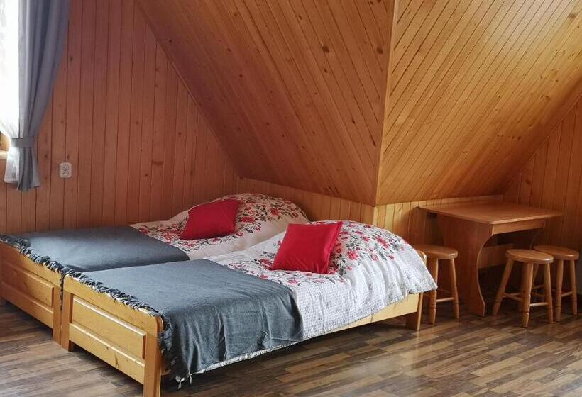Четырехместный Номер Стандарт с Балконом, Pokoje U Matusa
