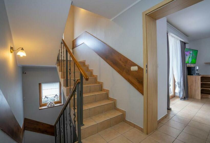 اتاق استاندارد چهار تخته, Willa Pod Szrenicą 2