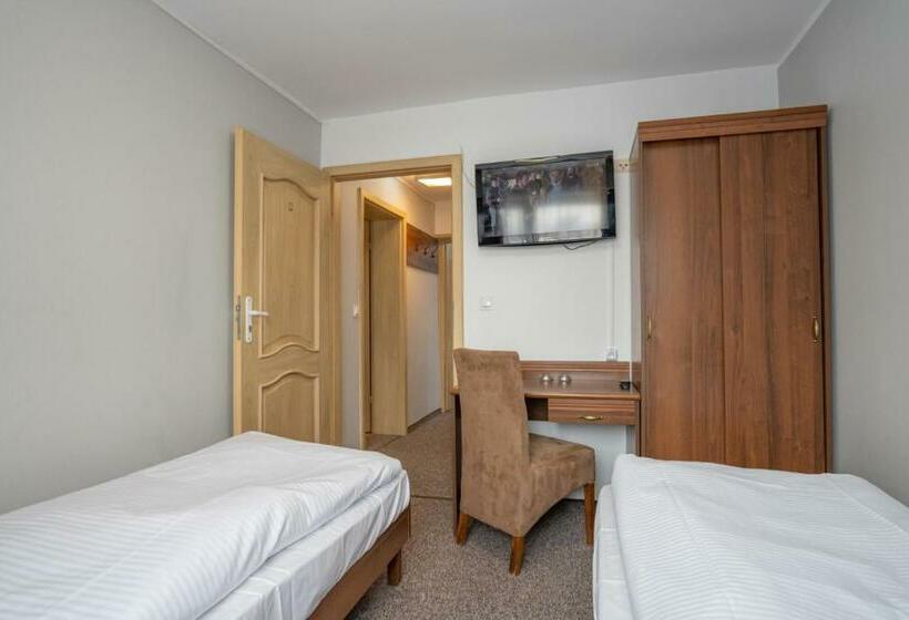 اتاق استاندارد چهار تخته, Willa Pod Szrenicą 2