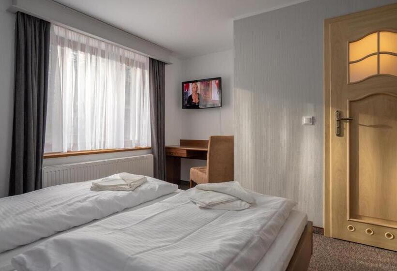 اتاق استاندارد سه نفره, Willa Pod Szrenicą 2