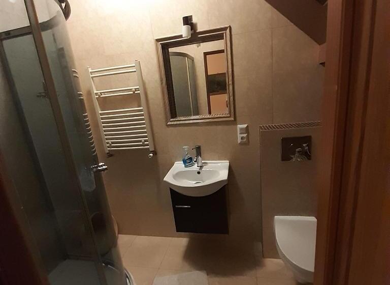 חדר לארבעה סטנדרטי עם מרפסת, Agroturystyka Brzozowe Wzgórze