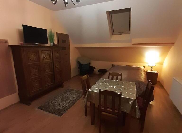 חדר לארבעה סטנדרטי עם מרפסת, Agroturystyka Brzozowe Wzgórze