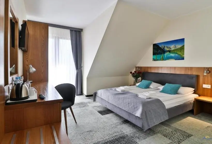 Standard-huone, Bystra