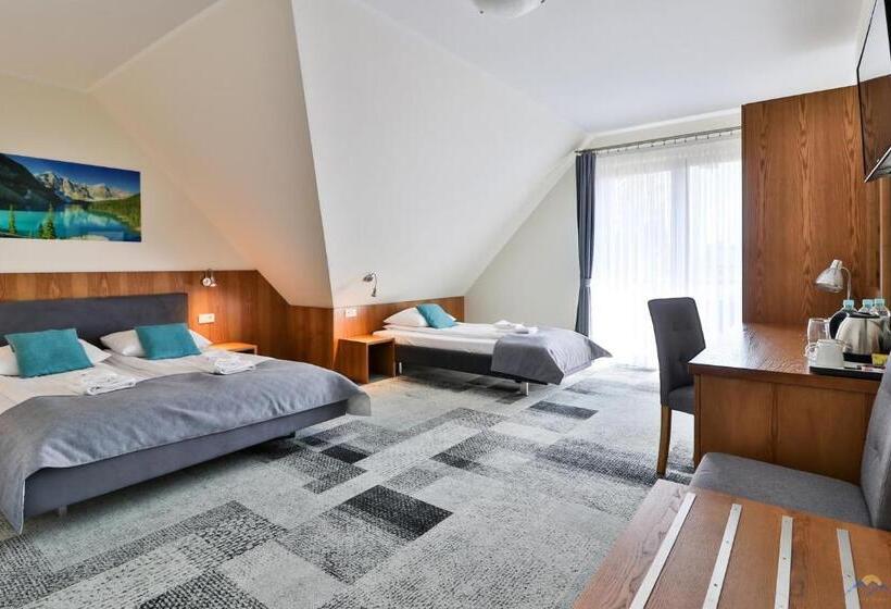 اتاق استاندارد سه نفره, Bystra