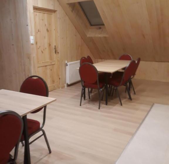四人标准间, Domek Pod Akacjami