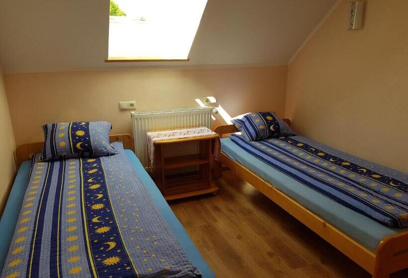 اتاق استاندارد با سرویس بهداشتی مشترک, Eko Zagroda Bocianie Gniazdo