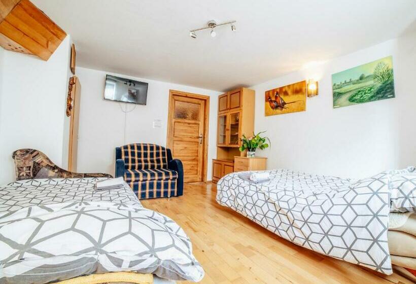 חדר סטנדרט לארבעה, Gospodarstwo Agroturystyczne Rowerowa Przystań Jankesówka