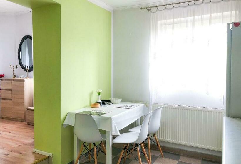 آپارتمان 1 خوابه, Kowalski