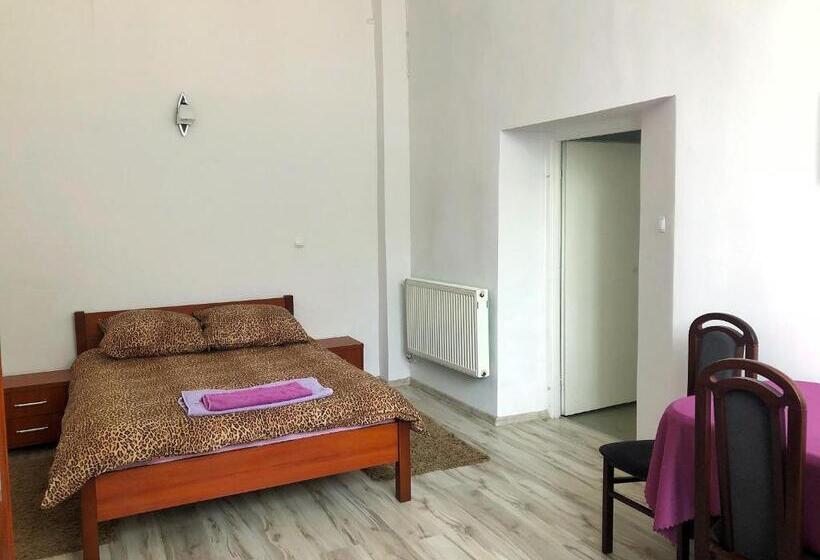 استودیوی استاندارد, Kowalski