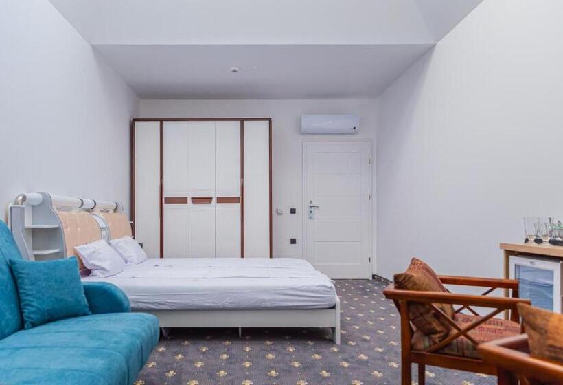 غرفة عائلية, Magnolia