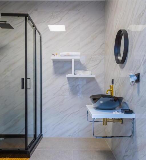 غرفة عائلية, Magnolia