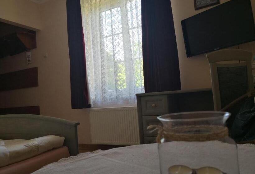 Номер Стандарт, Pod Orłem