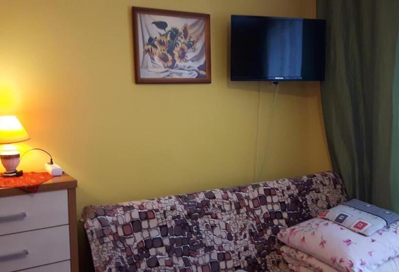 Трехместный Номер Стандарт с Балконом, Pokoje U Zajdy