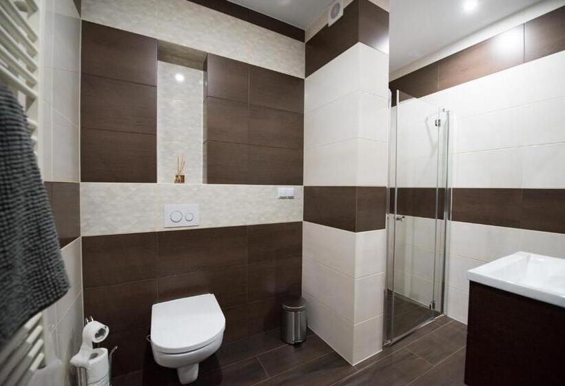 四人标准间, U Jagody