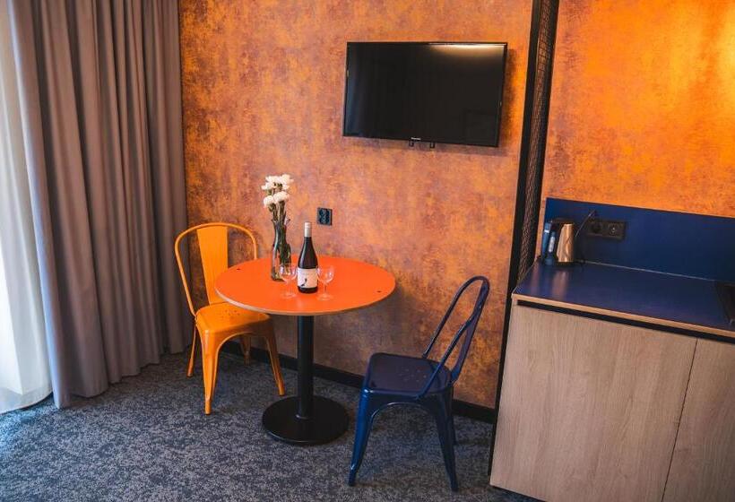 חדר קומפורט, Ind.u Apartamenty
