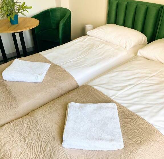 חדר סטנדרט לשלושה, Ośrodek Szkoleniowo Wypoczynkowy Gopr