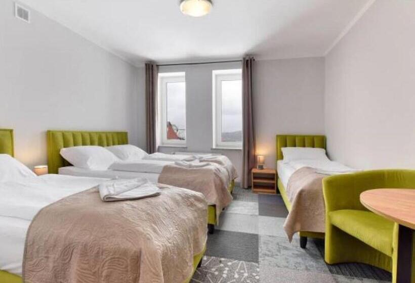 חדר סטנדרט לארבעה, Ośrodek Szkoleniowo Wypoczynkowy Gopr