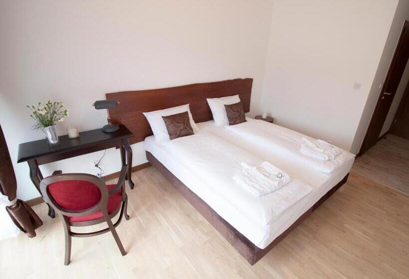 خانه 1 خوابه, Dwór I Dworek Leszczowate Wellness & Spa