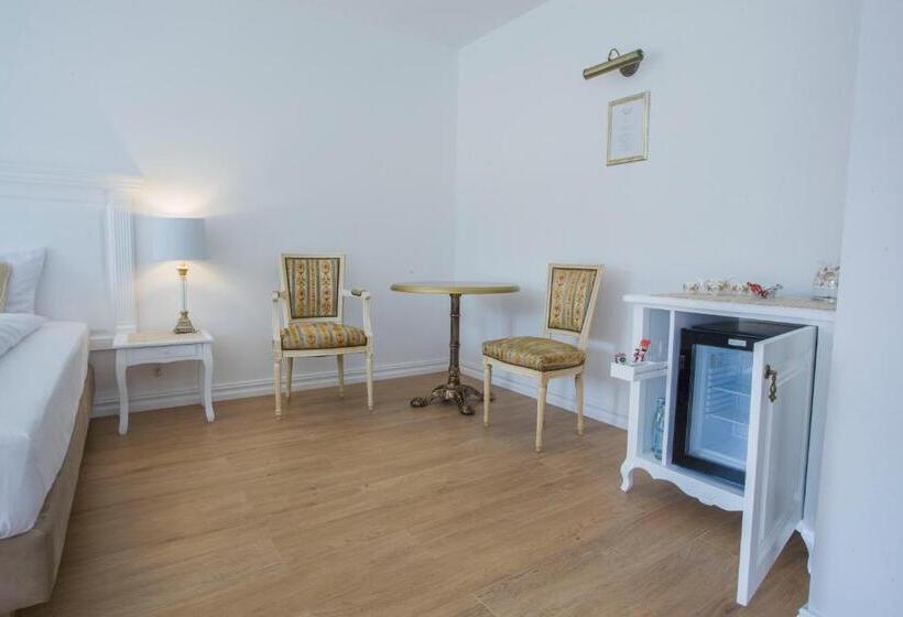 استودیو ساده, Dwór I Dworek Leszczowate Wellness & Spa