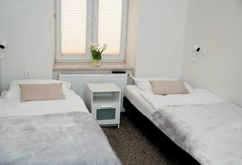 اتاق استاندارد, Rodmos Hostel