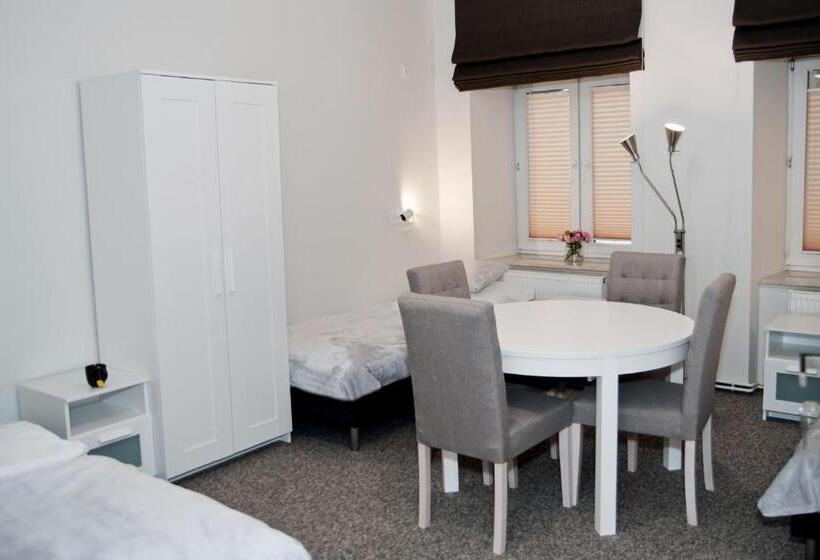 Кровать в Общей Комнате, Rodmos Hostel