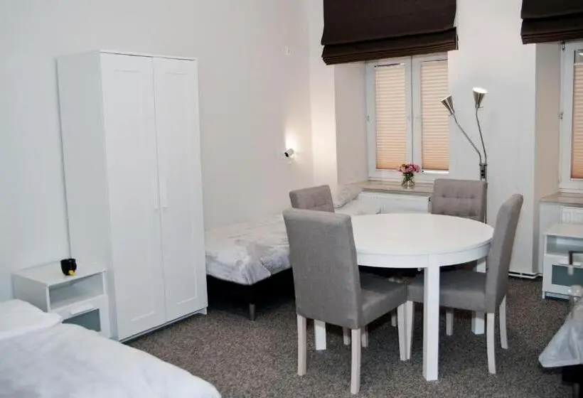 تختخواب در اتاق مشترک, Rodmos Hostel
