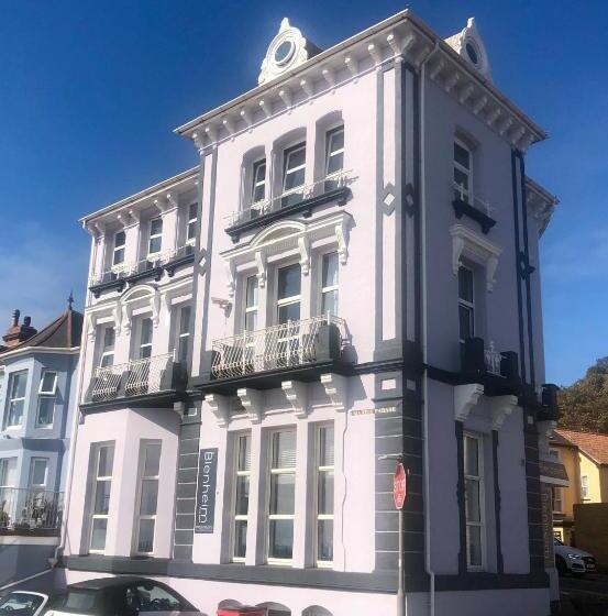 اتاق استاندارد یک تخته با چشمانداز دریا, The Blenheim