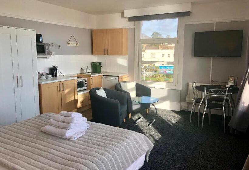 اتاق استاندارد با چشمانداز دریا, The Blenheim