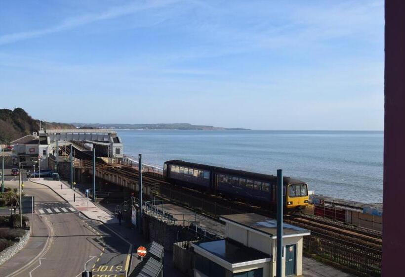 اتاق استاندارد با چشمانداز دریا, The Blenheim