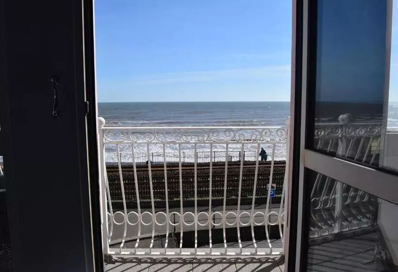 Classic room with balcony, The Blenheim