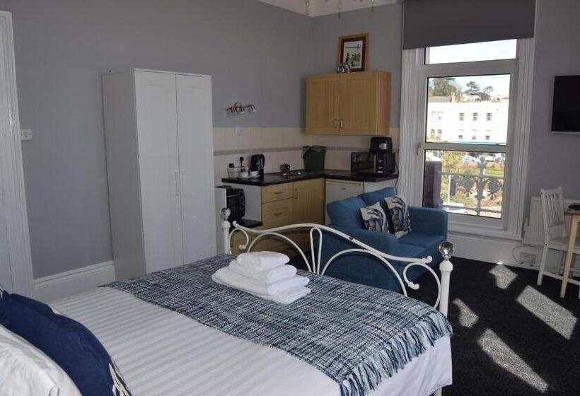 Classic room with balcony, The Blenheim