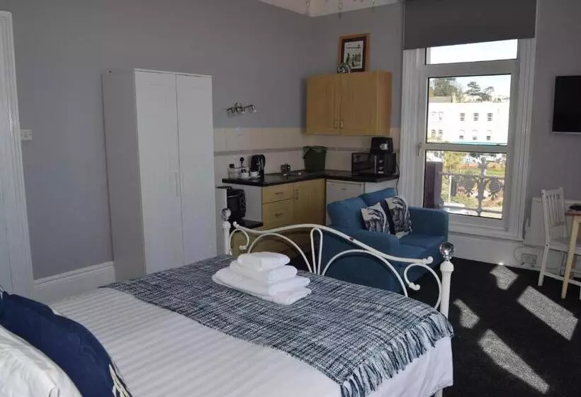 Classic room with balcony, The Blenheim