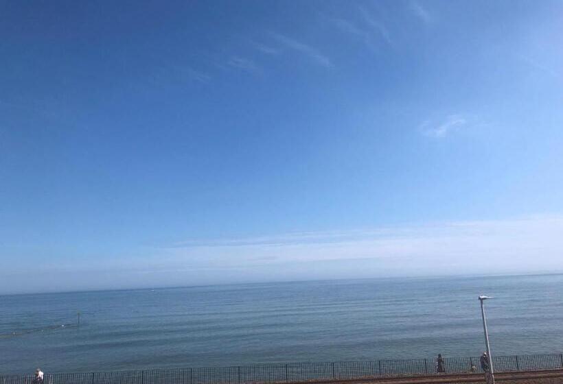 Classic room with balcony, The Blenheim