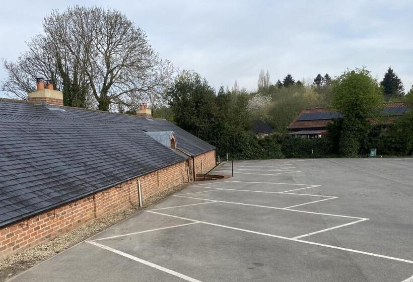 Номер Стандарт, The Carpenters Arms