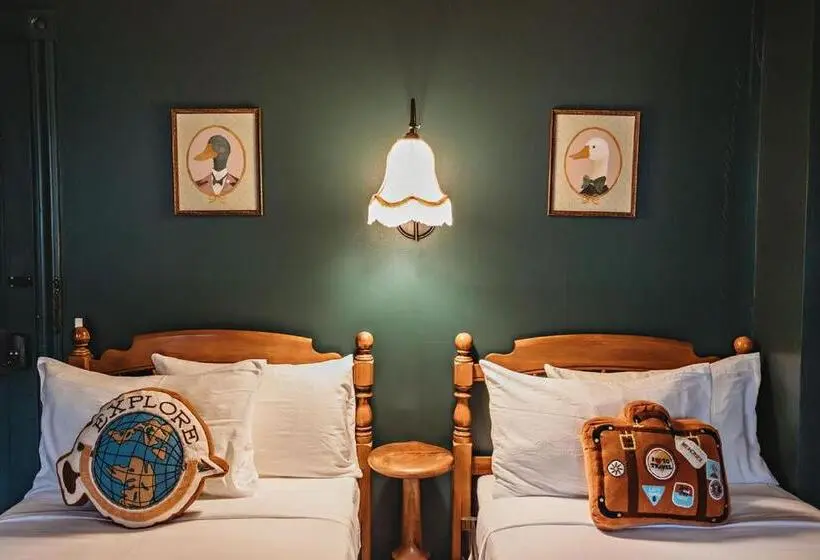 ファミリーステューディオ, The Constance, The Whitlock, & The Dewey By The Lenox Collection