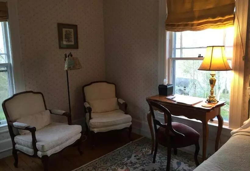 オーシャンビュースタンダードルーム, Victorian By The Sea